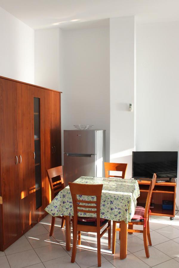 Pile Apartments 3 Omiš Dış mekan fotoğraf